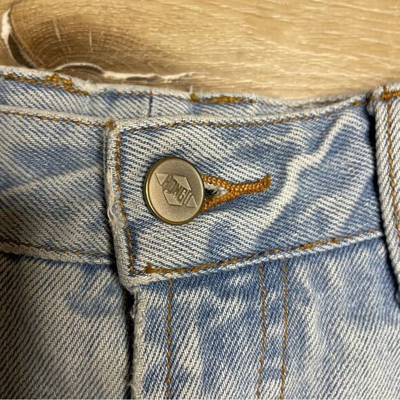 BONGO Hi Rise Distressed Cut Off Shorts - Picture 4 of 11